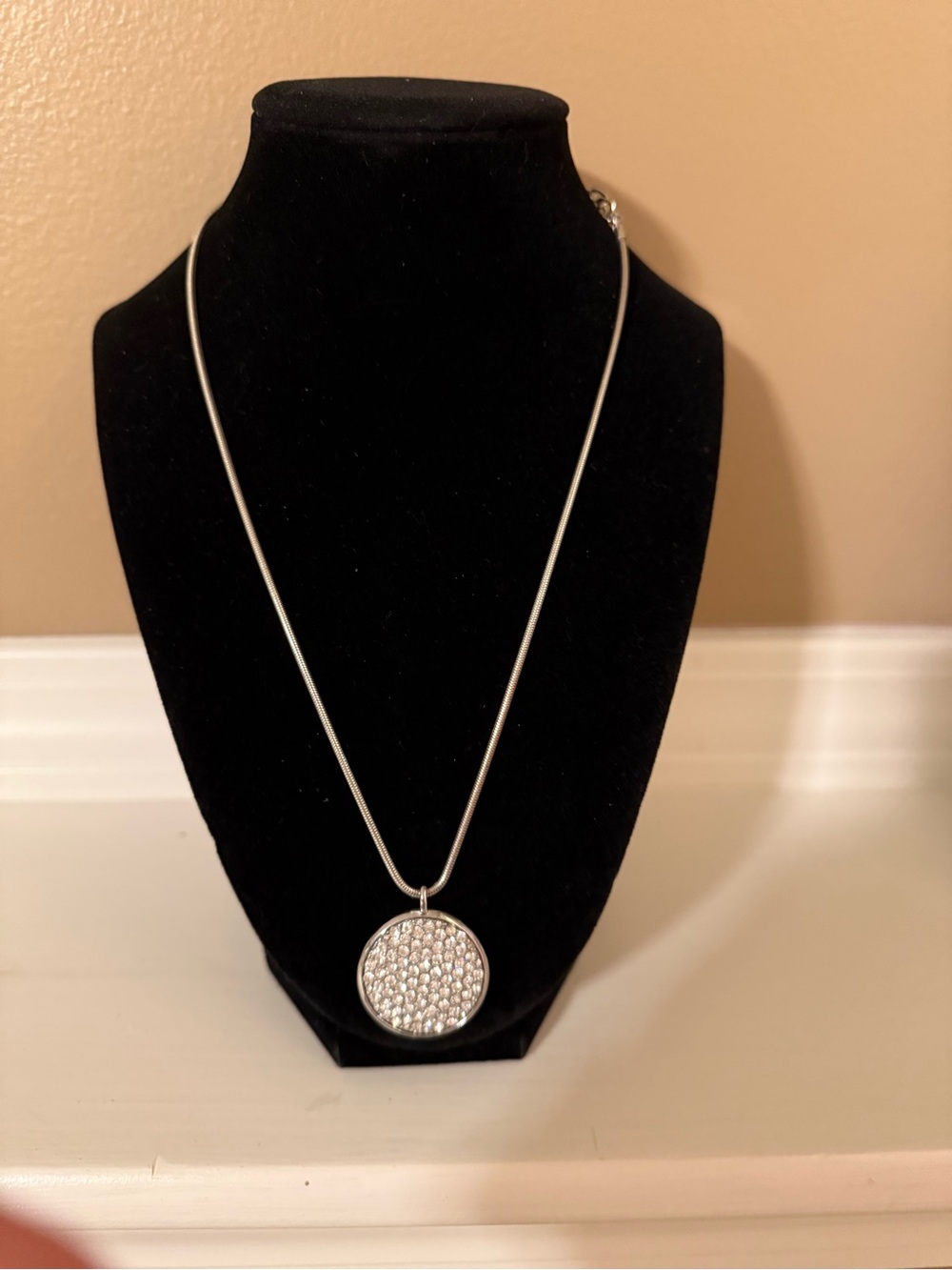 CHICO'S SILVERTONE CRYSTAL FASHION NECKLACE 16"